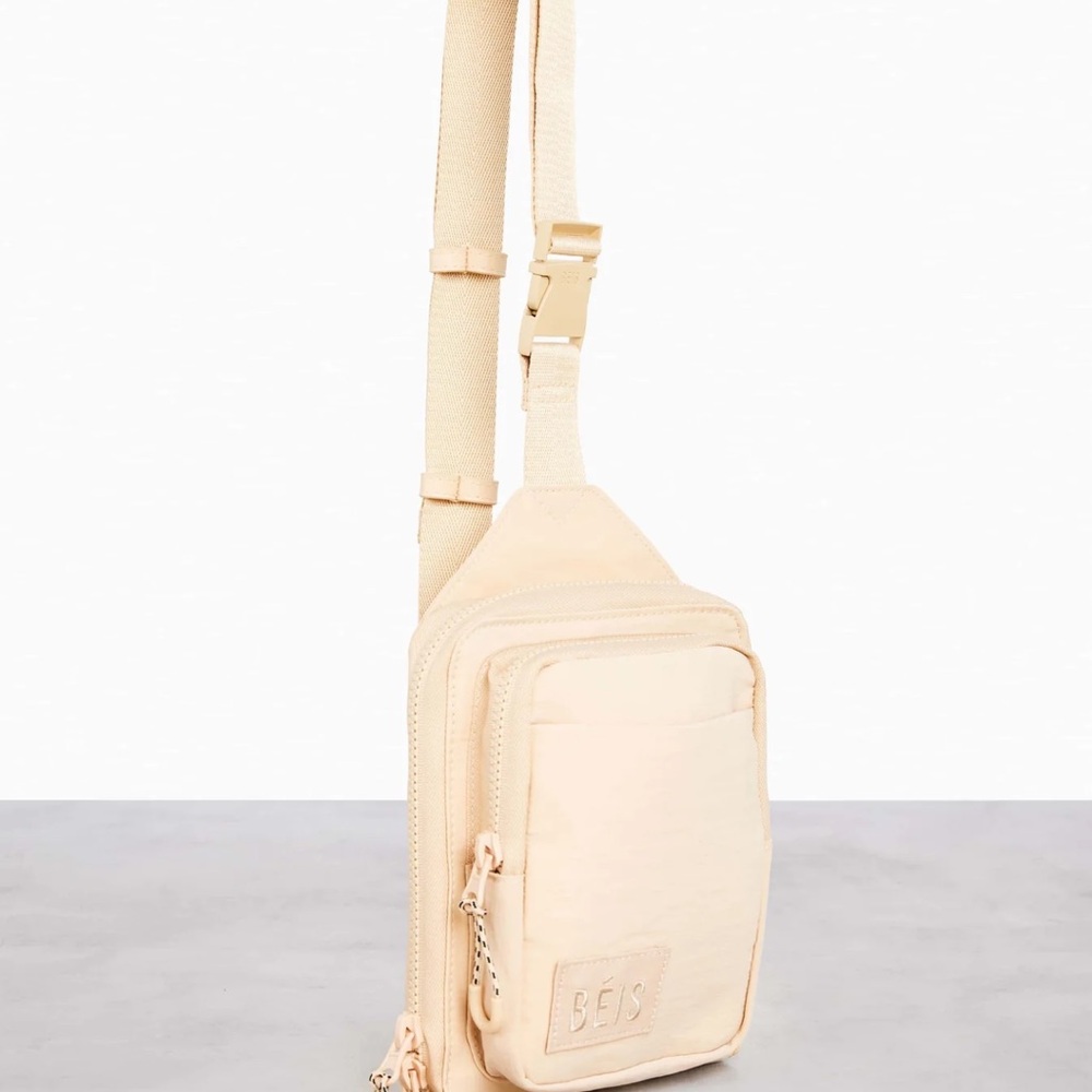 Beis The Sport Sling in Beige